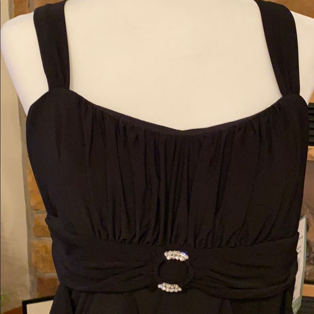 Dress - Picture 2 of 5